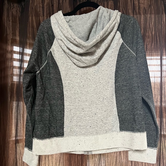 Calvin Klein sweatshirt - Picture 2 of 6